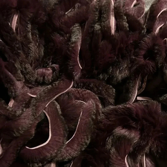 Diana Rosh Natural dyed Rabbit fur scarf - Picture 11 of 11